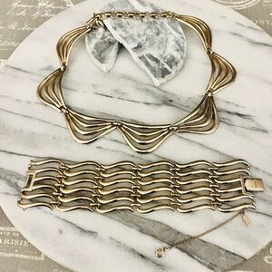 Vintage Signed‎ Monet Necklace and Bracelet Set Gold Toned Wavy Abstract MCM